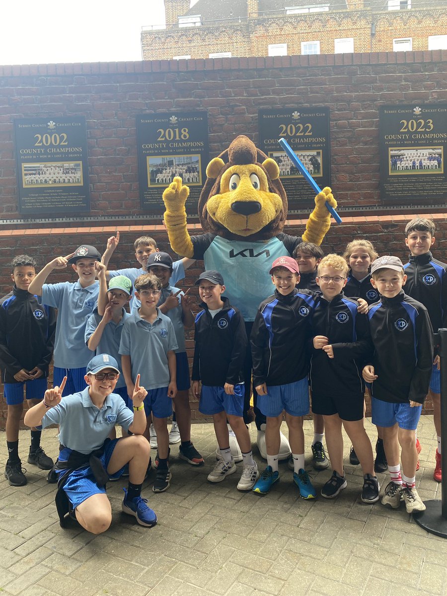 ShawleyPrimary's tweet image. Cracking day at the @surreycricket for Primary Schools Day! 🏏🏏

Our young superstars got a taste of the pro life with bowling games, batting drills &amp;amp; face painting. Plus, who knew there'd be a farm too? 

So much fun for all! #Howzat @LEOsports7 @SurreyCricketFd #WeAreLEO 🦁