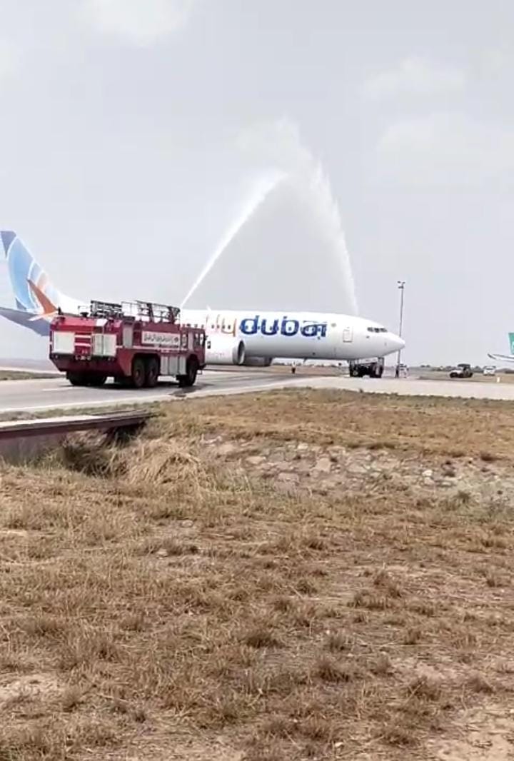 PCAA_official's tweet photo. Islamabad International Airport continues to make strides in connecting travelers as it greets Fly Dubai's inaugural (FZ 353) flight to Islamabad with a grand water cannon salute. Fly Dubai will operate one flight daily to Islamabad. https://t.co/msvwCgLIFz