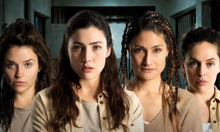 HOY llegan las #Fugitivas al <a href="/Canal_Estrellas/">Las Estrellas</a> 
🎬Lucero Suárez

<a href="/daniela_avz/">Daniela Alvarez</a>
<a href="/arapmx/">Arap Bethke</a>
<a href="/ebuenfil/">Erika Buenfil.</a>
<a href="/rociodsantiago/">Rocio de Santiago</a>
<a href="/SachiTamashiro/">Sachi Tamashiro</a>
<a href="/MarleneKalb/">Marlene Kalb</a>
<a href="/chrispazcal/">Chris Pazcal</a>
<a href="/juanmartinj/">Juan Martin Jauregui</a>
<a href="/Paulette_Hdez/">Paulette Hernández</a>
<a href="/EdsaRmz/">Edsa Ramirez</a>
<a href="/arturo_carmona/">Arturo Carmona</a> 
#CésarEvora
<a href="/michpellicer/">Mich Pellicer</a>
<a href="/garoagema/">Gema Garoa</a>
<a href="/martino_flor/">Flor Martino</a>
<a href="/luzedithrojas/">luzedithrojas</a>
y más