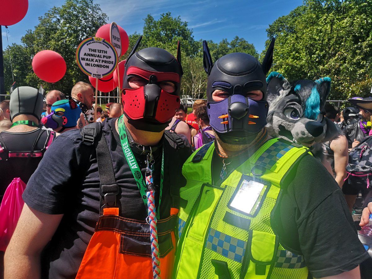 A few pics taken during #PrideinLondon over the weekend. Was lovely to meet @PupRufusAD, @PupchasAD, and <a href="/puptauri/">Pup Tauri 🐾💙❤️🤍 on BLUESKY</a>, and great to see @RubberFroggy, and <a href="/ZentaiSpot/">ZentaiSpot MPUK15-16</a> again.  Thanks to @PupchasAD for the photo with @PupRufusAD, and to @RubberFroggy  for the group photo.