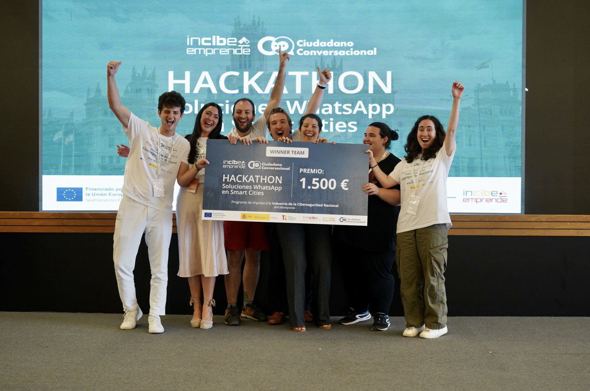 Inn_Somnia's tweet photo. 🎈🎈Resaca después de 17h de brainstorming en el Hackathon Whatsapp by @CConversacional e INCIBE. El ganador, el "Glovo de los residuos" se ha llevado 1.500€ por ser la idea + innovadora de entre más de 30 participantes. 🏆👉https://t.co/oYoOfhUdeJ #Hackathon #INCIBE #Innsomnia https://t.co/l0yASeC549