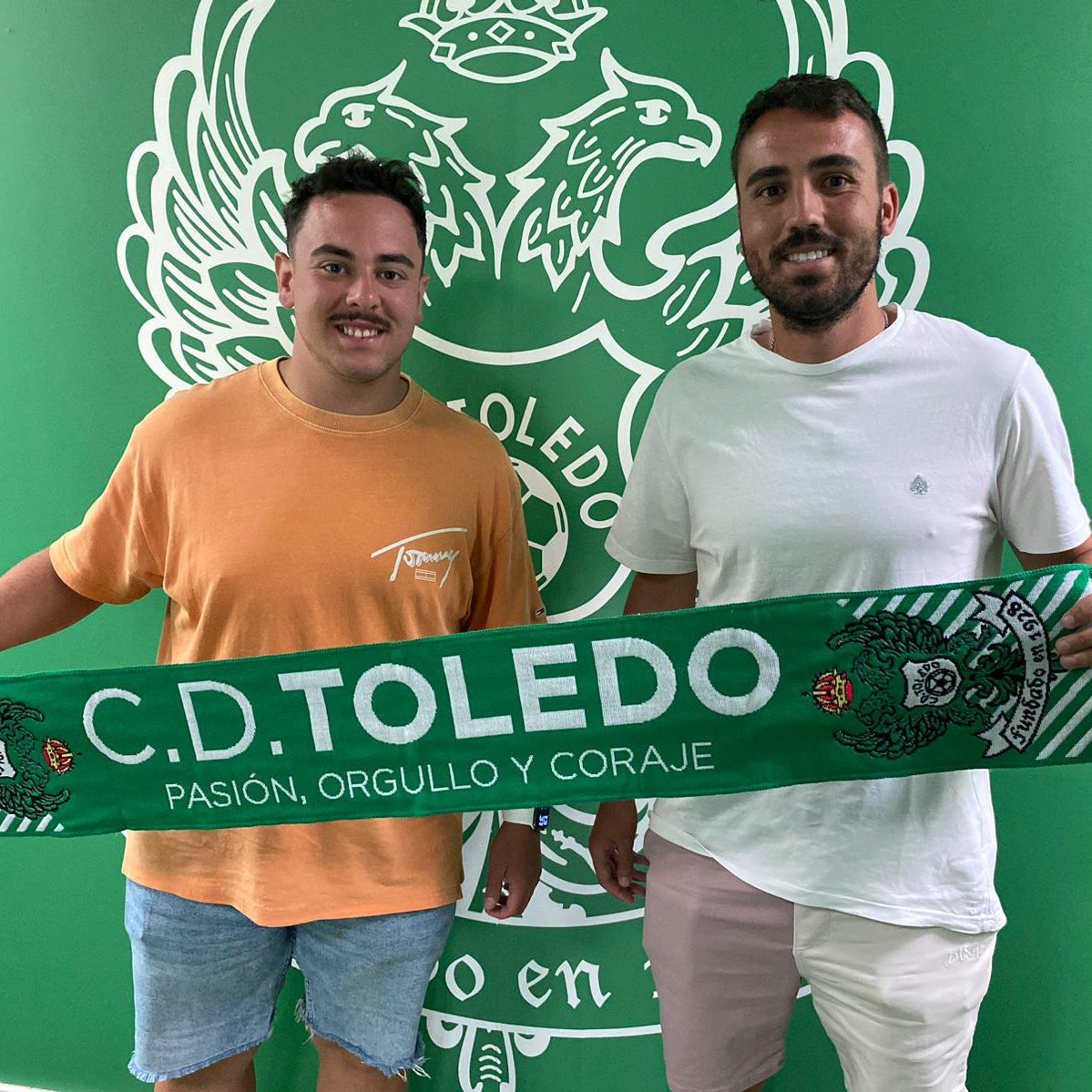 🆕 Marcos Arribas, nuevo técnico del #CDToledoJuvA.

🤝🏼 Le acompañará Álvaro Fournier como ayudante.

💪🏼 ¡A por todas! 

#SiempreCDToledo 💚⚪️