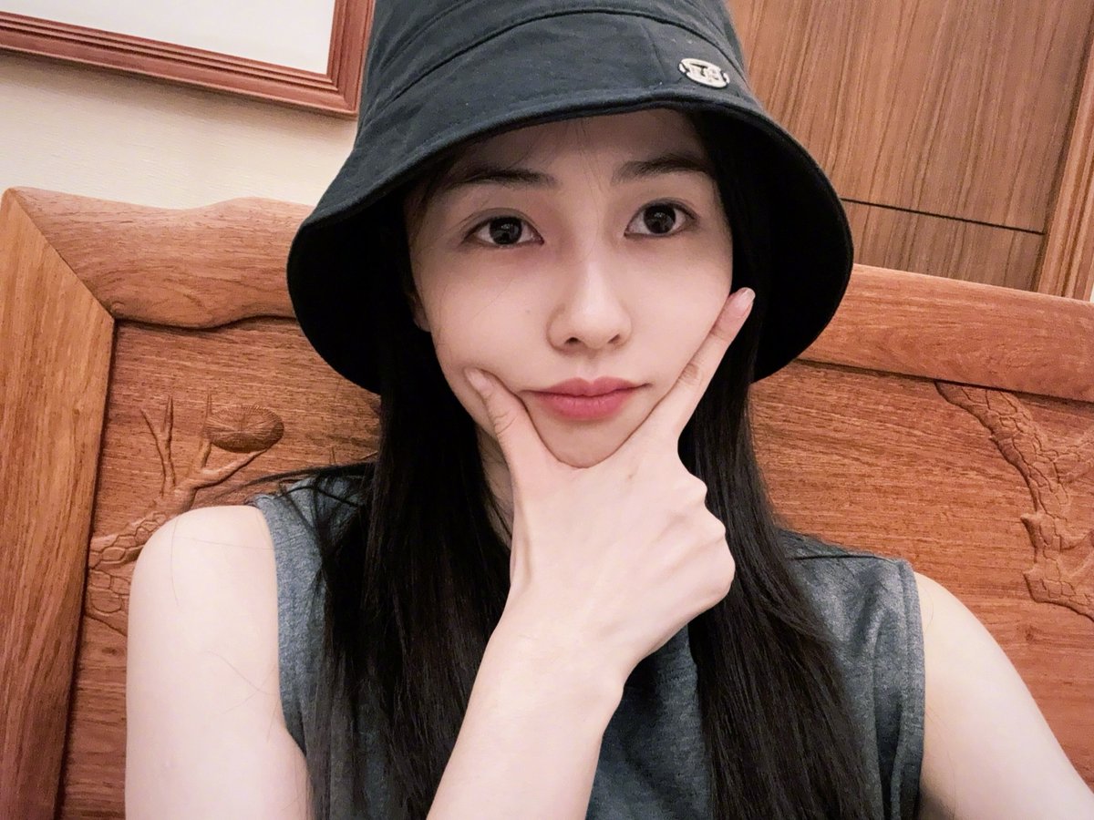 dablcpnk2's tweet photo. 240701 - BaiLu's Weibo supertopic update
"Have a good smooth sailing July too 🫶🏻"
#BaiLu #白鹿 #Bailu8thDebutAnniversary #EightYearsWithBaiLu https://t.co/6sCyz6gzyc