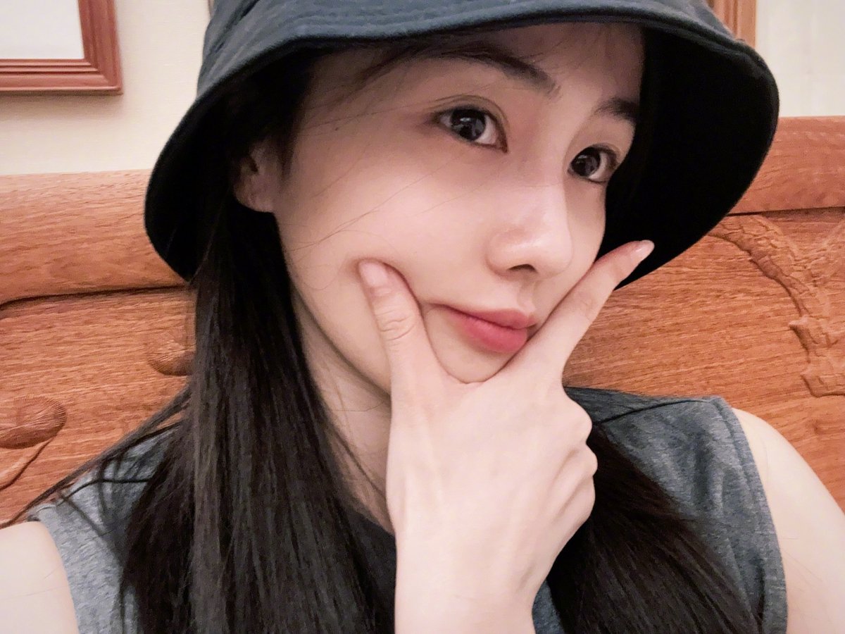 dablcpnk2's tweet photo. 240701 - BaiLu's Weibo supertopic update
"Have a good smooth sailing July too 🫶🏻"
#BaiLu #白鹿 #Bailu8thDebutAnniversary #EightYearsWithBaiLu https://t.co/6sCyz6gzyc