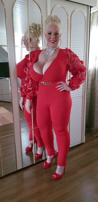 2 pic. I love this new red outfit, I hope you like it, I wish you a great Monday and a successful week