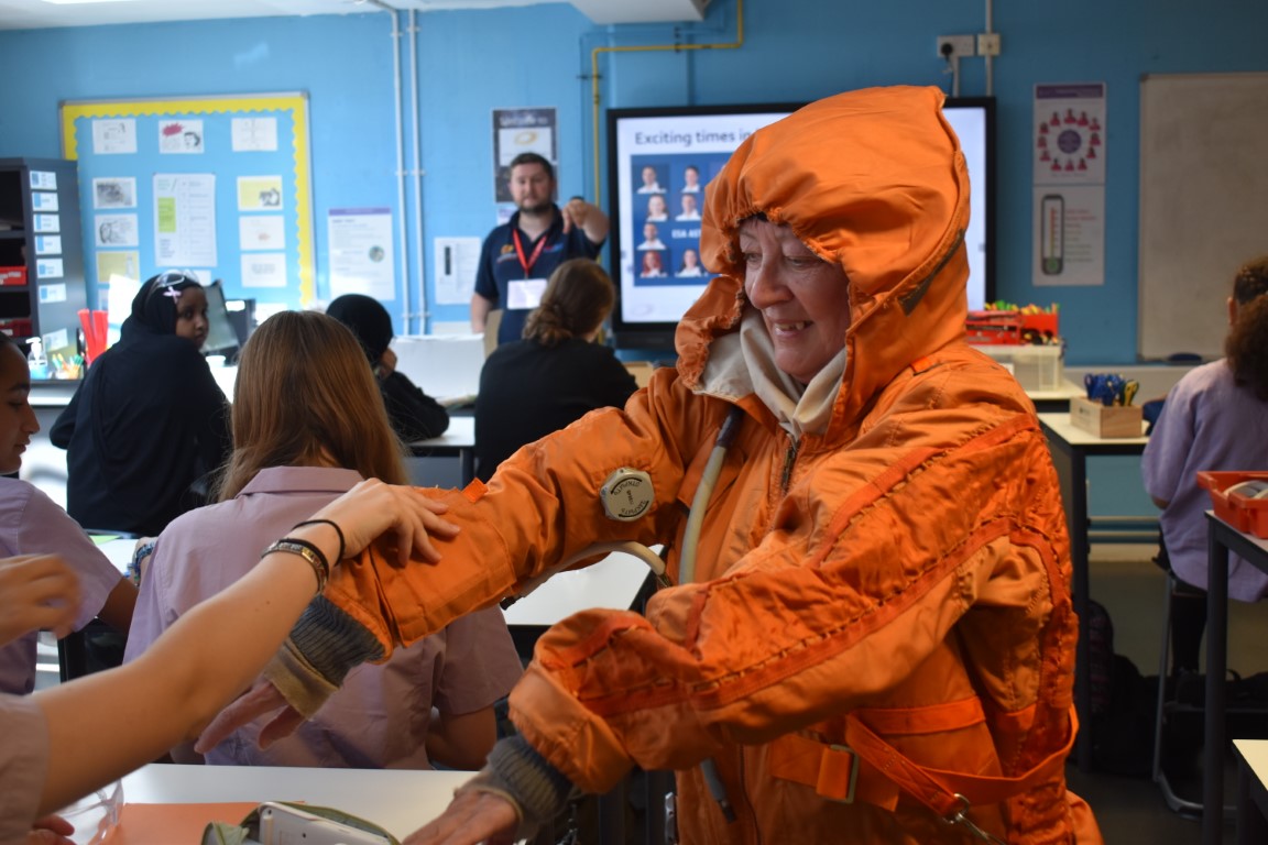 ClaptonGA's tweet image. Our students had so much fun as they took part in the Space Academy. They had the opportunity to make rockets, launch their rockets, learn about space and astronauts, and see Ms Byrne in a real life space suite! 👩‍🚀🚀🌌🛰️🌑👽

#spaceacademy #space #stars #galaxy #astronaut #cga