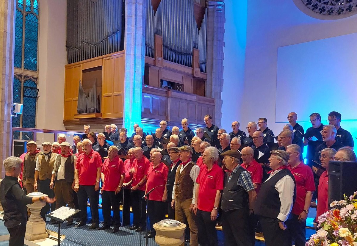 A great weekend. First a lovely wedding, where I played a selection of piano song arrangements, after which I accompanied the Kidderminster Male Choir in a sell out concert. Sunday I played the organ for our usual morning service, then I accompanied our annual Civic Service. 😅
