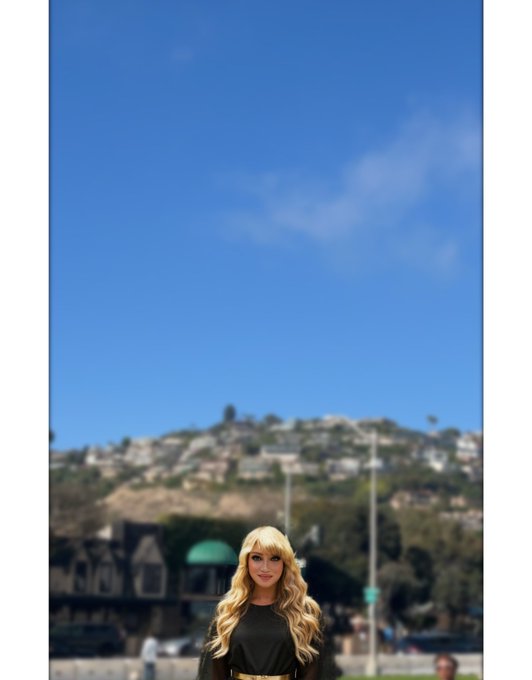 Laguna Beach - I&rsquo;d be scared my house would slide off that hill lol 😆 https://t.co/fdjg9k5Vhv