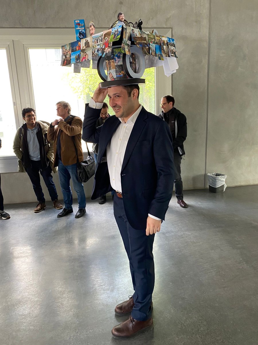 MPI_IS's tweet photo. 🎉 Congratulations 👏 to Sinan Özgün Demir for successfully defending his #PhDthesis ‘Learning-Based Control and Localization of Magnetic Soft #Millirobots’! Sinan joined us in Oct. 2018 &amp; the Uni of #Stuttgart’s SimTech Cluster of Excellence in April 2019 
#Phdstudent #MaxPlanck https://t.co/CvH0y8j6FM
