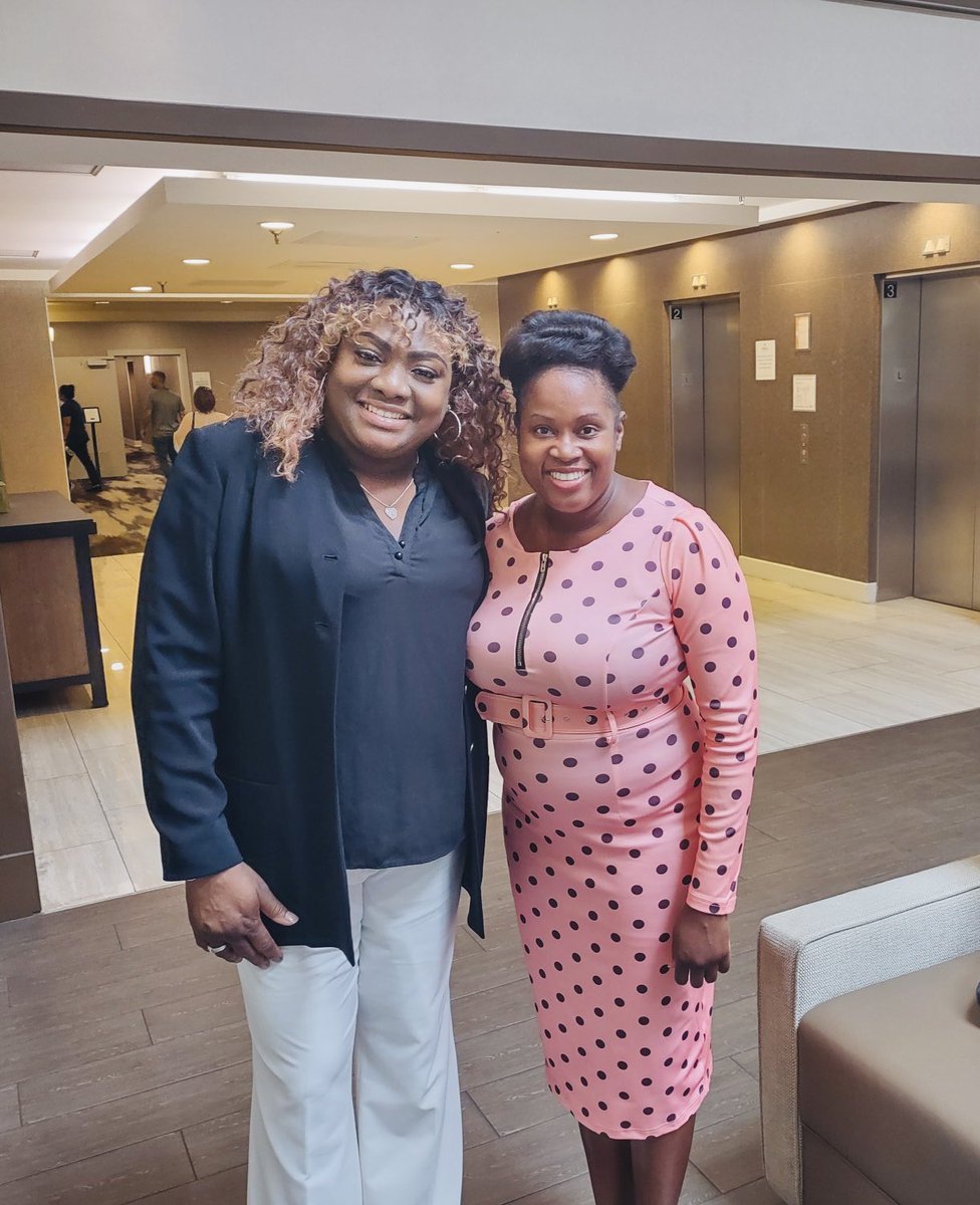Indispeaknteach's tweet photo. 🥳Wow! We had an amazing weekend at the 100 successful women in business expo in Tampa Bay! 🔥Grateful for all the inspiring speakers and leaders who showed us what true grit and service looks like!😁#drindiawhite #100SWB #womeninbusiness #TampaBay #gritandservice #grit #florida https://t.co/U4qx7bonIP