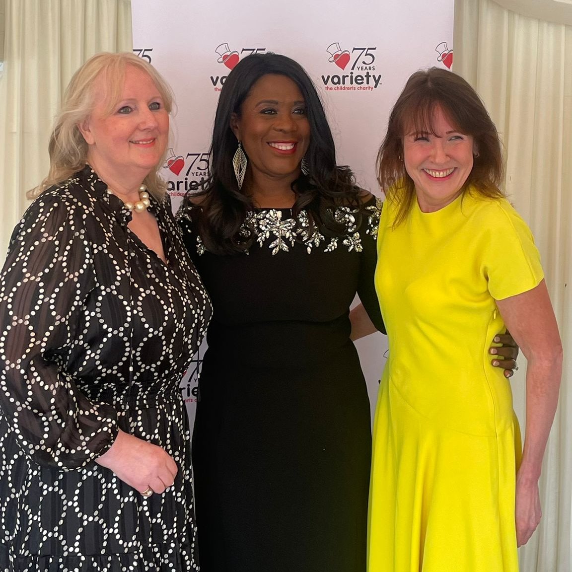 SavvitasGlobal's tweet photo. We are at @UKHouseofLords with our founder @HeleneMartinGee celebrating the 40th anniversary of @TessaSanderson CBE's Olympic Gold Medal. Honouring a legendary athlete and her inspiring achievements! #TessaSanderson #OlympicGold https://t.co/KwEnGEOsKM
