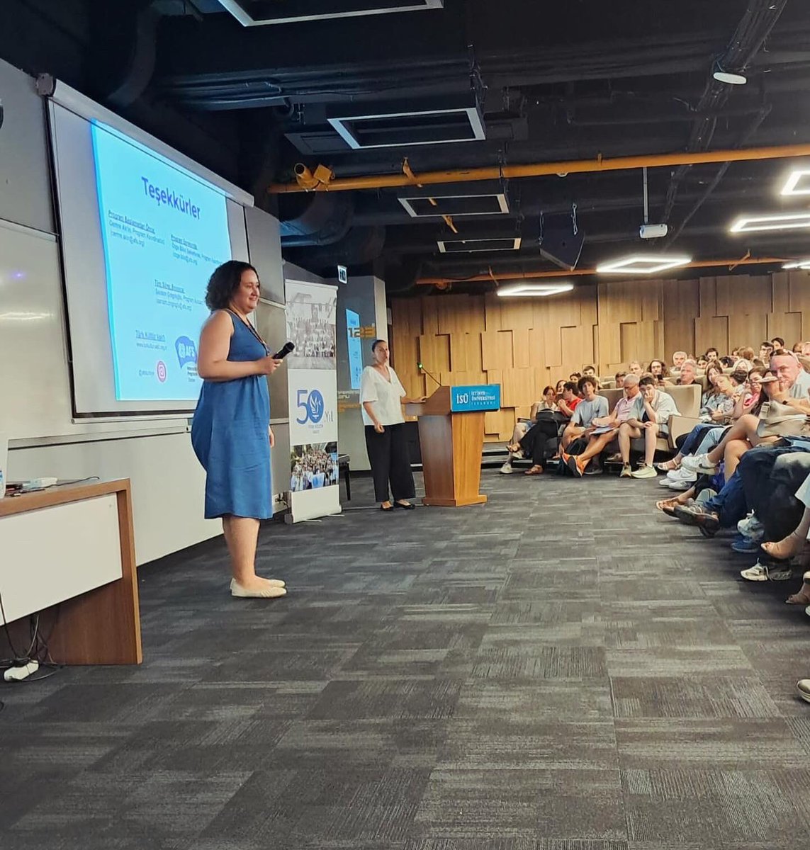 AFSTurkiye's tweet image. 👨‍👩‍👦 Gelecek dönem programlarımızdan yaranlanacak öğrencilerimizin aileleriyle Adana, Ankara, İstanbul ve İzmir’de bir araya geldik. AFS’nin süreçleri ile destek ve güvenlik mekanizmalarını tanıttık; öğrencilerin yurt dışında nasıl emin ellerde olduklarını anlattık. 

#afsprograms