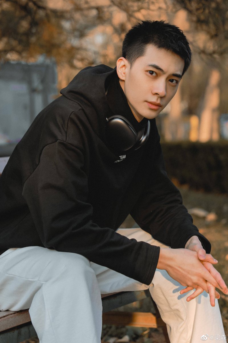 Pimmie_hothead's tweet photo. เหลียงเซินหล่อเกินไปป่ะ

#เหลียงเซิน​ #梁森 #LiangSen https://t.co/aXViiyEBHo