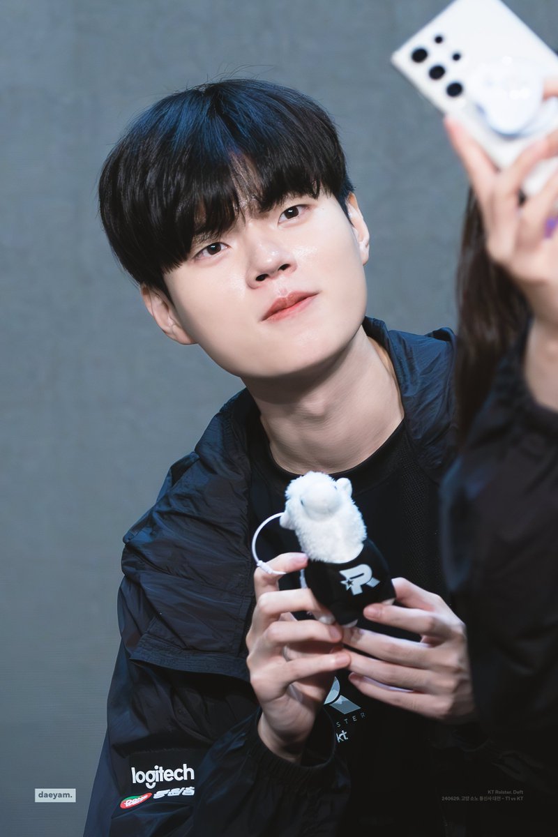 240629 고양 소노 아레나 통신사 대전 팬미팅
#Deft #데프트 #김혁규

뎊-꼼 ʕ̡̢̡ •ɷ• ʔ̢̡̢