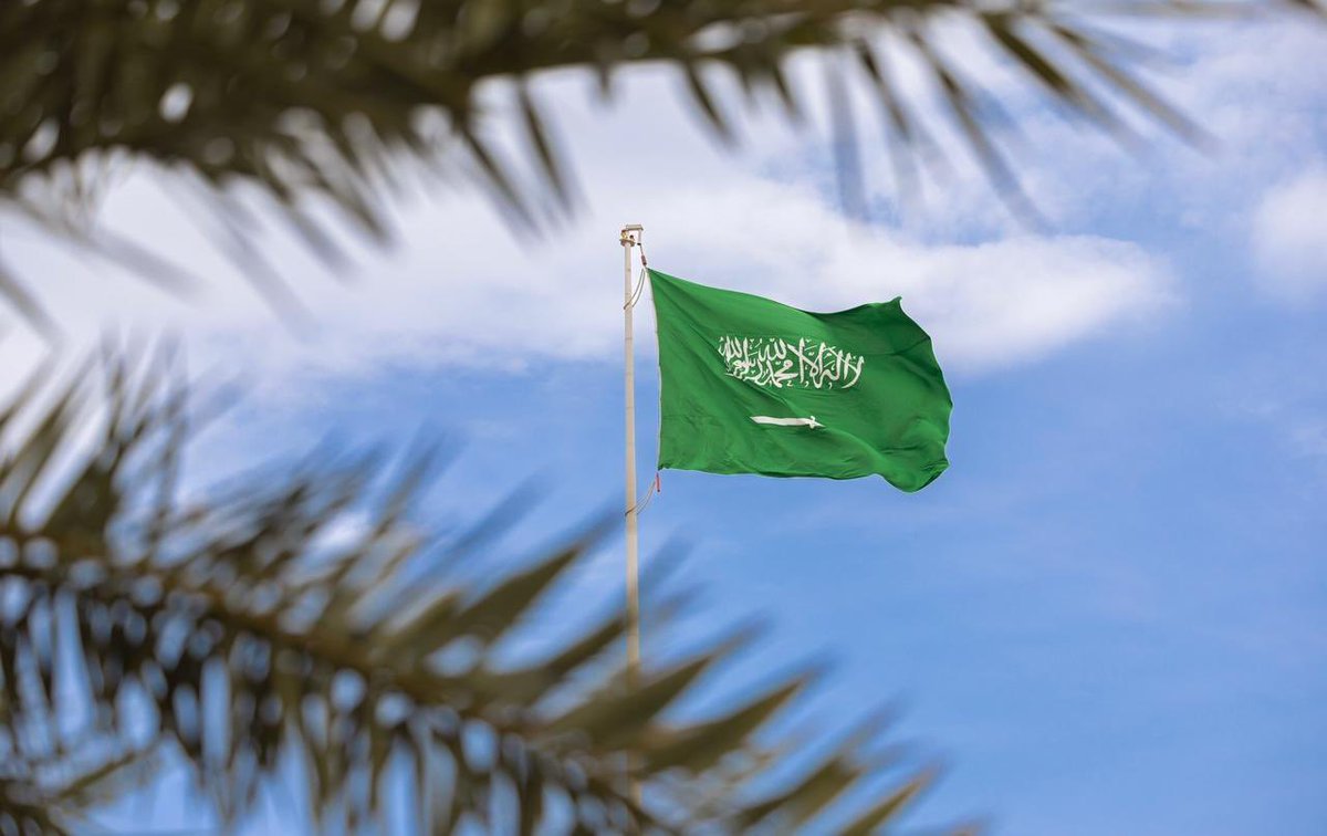 SaudiNews50's tweet photo. عاجل..

وزير الطاقة:

الحمدالله جل وعلا وشكره على ما أنعم به من اكتشاف حقلين للزيت غير التقليدي، ومكمن للزيت العربي الخفيف، وحقلين للغاز الطبيعي، ومكمنين للغاز الطبيعي.

نرفع التهنئة إلى مقام خادم الحرمين الشريفين، وسمو ولي عهده الأمين -حفظهما الله- بما تحقق من إنجازات، سائلًا المولى -عزّ وجلّ- دوام الأمن والأمان والازدهار للمملكة وشعبها.

-