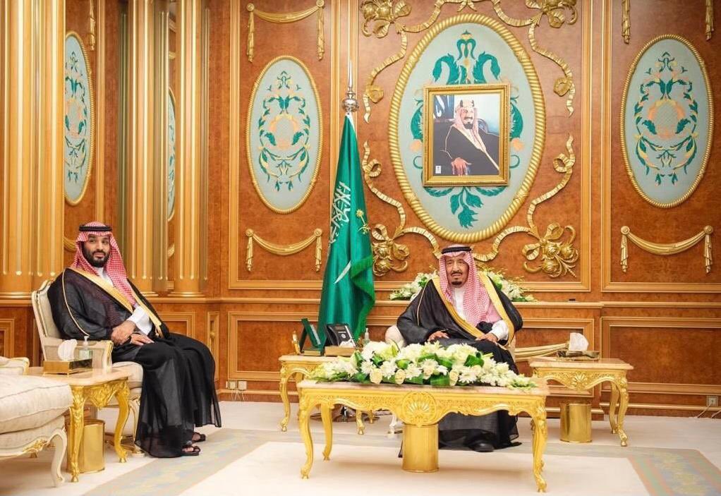 SaudiNews50's tweet photo. عاجل..

وزير الطاقة:

الحمدالله جل وعلا وشكره على ما أنعم به من اكتشاف حقلين للزيت غير التقليدي، ومكمن للزيت العربي الخفيف، وحقلين للغاز الطبيعي، ومكمنين للغاز الطبيعي.

نرفع التهنئة إلى مقام خادم الحرمين الشريفين، وسمو ولي عهده الأمين -حفظهما الله- بما تحقق من إنجازات، سائلًا المولى -عزّ وجلّ- دوام الأمن والأمان والازدهار للمملكة وشعبها.

-