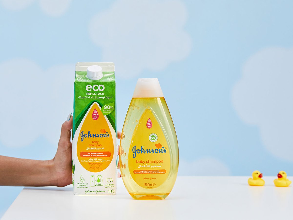 classysara_'s tweet image. قلق حماية الكوكب يشغل كثير ف مابالك إذا كنت رب اسرة.. جونسون ابتكرت علبة شامبو الاطفال لإعادة تعبئة علبتك المستخدمة السابقة وبكذا تساهم في تخفيف البلاستيك واستهلاكه.. ممتازة الفكرة وعملية جدًا 

@DesMeet 
@Mkt_Art