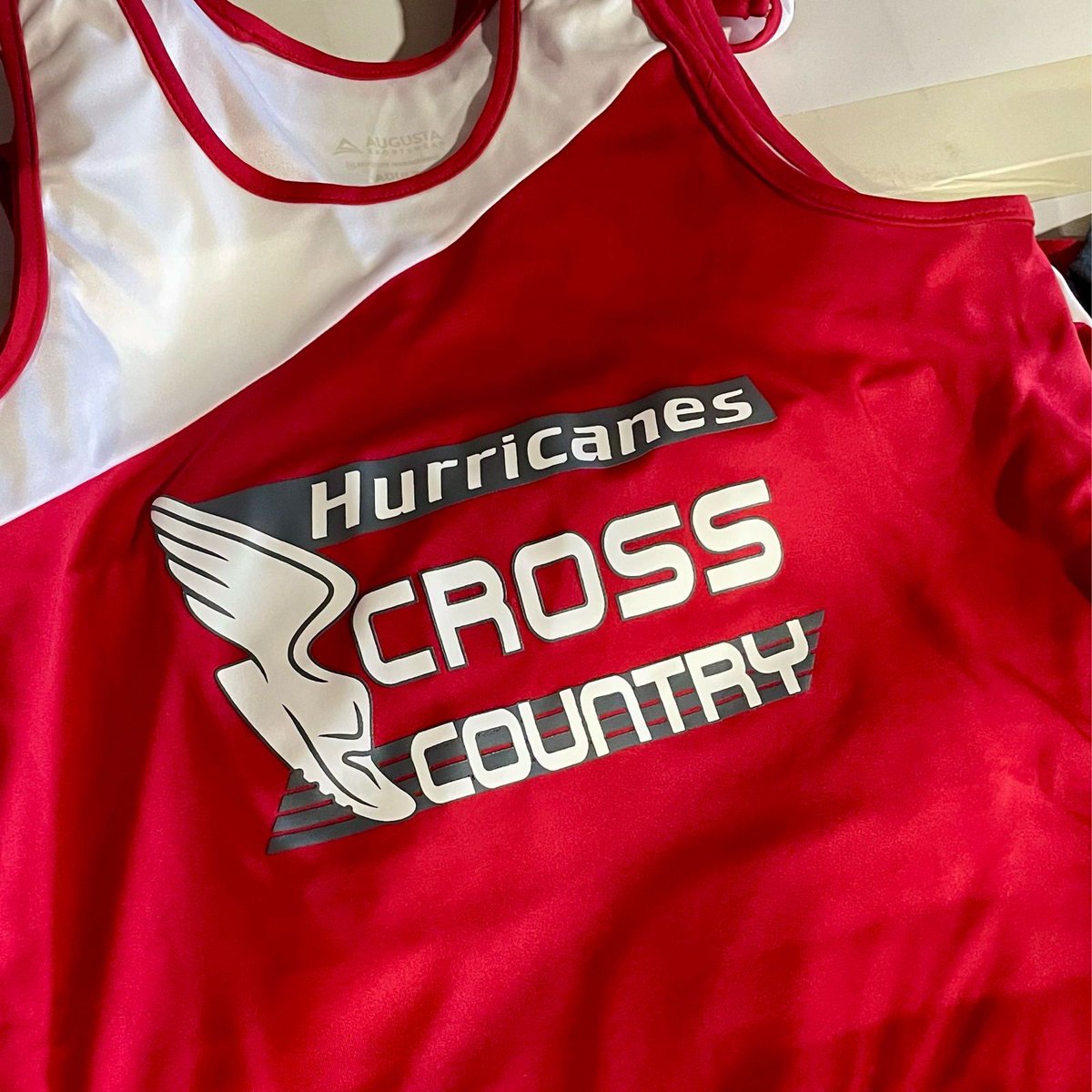 BakersSports's tweet image. #BakersMade cross country gear for @glynncoschools!❗⚡

Stacie Waters did a great job getting Glynn Middle ready to run in some of our #ScreenPrinted threads!

#MadeInTheUSA #Production #CrossCountry #TeamSports #HighSchoolSports #TeamSales #SportingGoods #SportsApparel #GlynnCo
