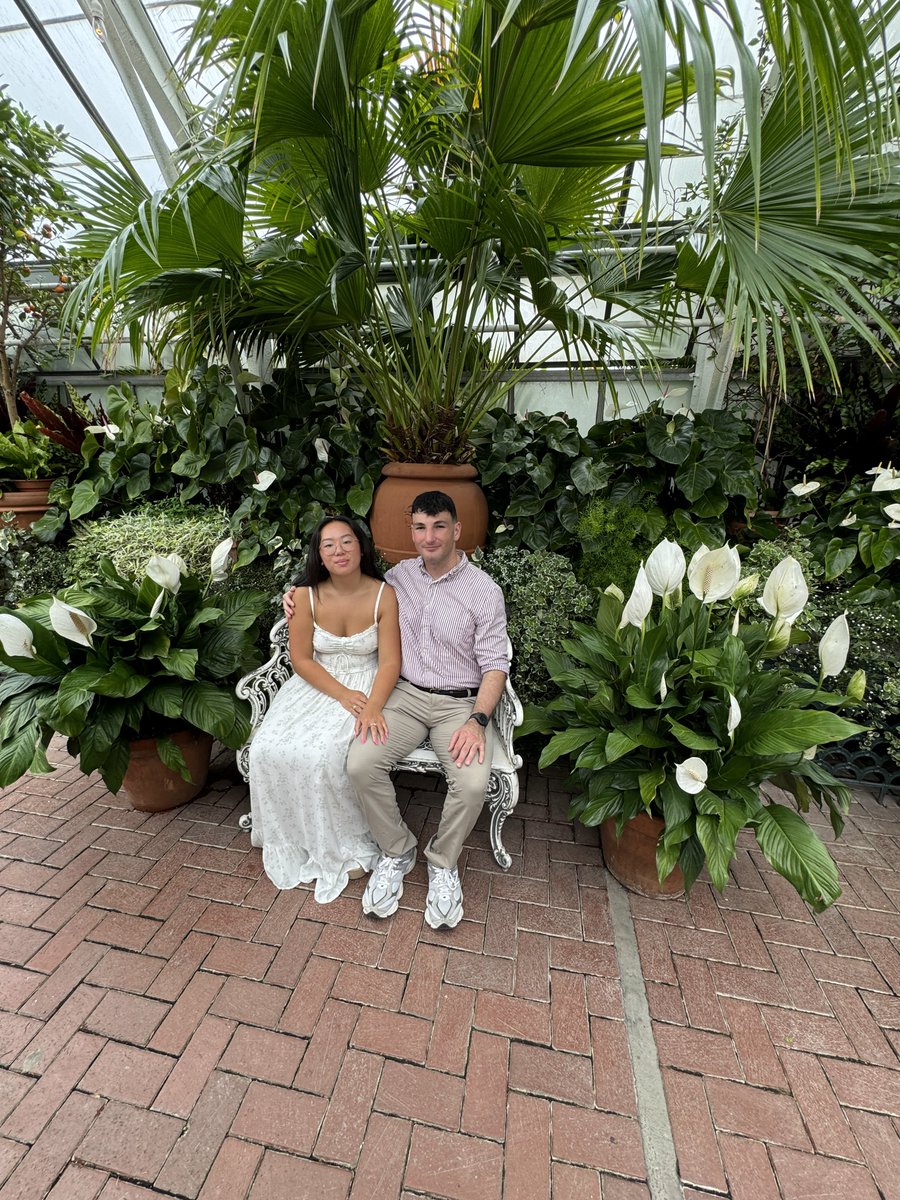 sendtony's tweet image. This is what happens when you listen to taylor swift once