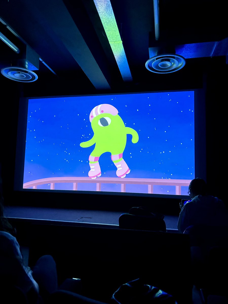axolucy's tweet photo. recently screened my final film at the uni grad show !! 👽 https://t.co/rLmv3WOpLL