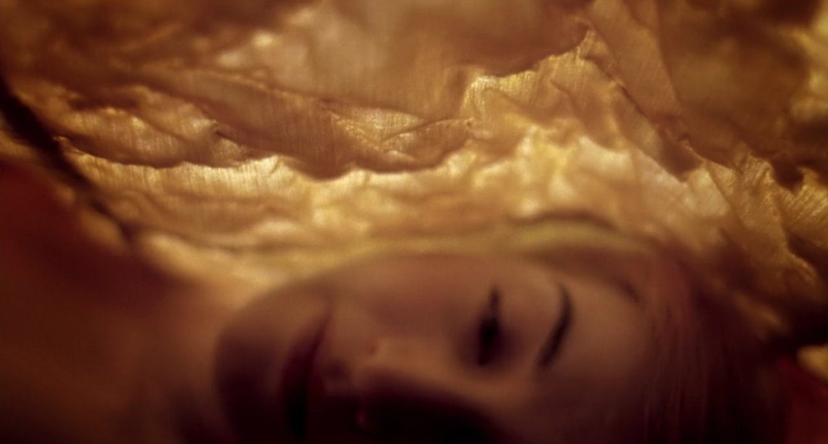 nepsouls's tweet photo. Orang yang paling kau cinta, sejatinya akan selalu tinggal dalam pikiranmu.

Romance/Sci-fi
Eternal Sunshine of the Spotless Mind
(2004) https://t.co/BhsQ58KZS3