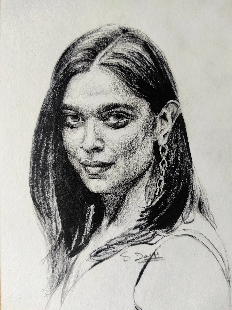 Pombula_arts's tweet photo. In frame @deepikapadukone 

.
.
.
.
#portraitsketch #sketchportrait #sketchportraitdrawing #pencilsketches #pencilsketch #charcoaldrawing #pencilportrait #graphiteart #sketchingdaily #deepikapadukone #padukonedeepika #megaicondeepikapadukone https://t.co/eoMRj3kOHx