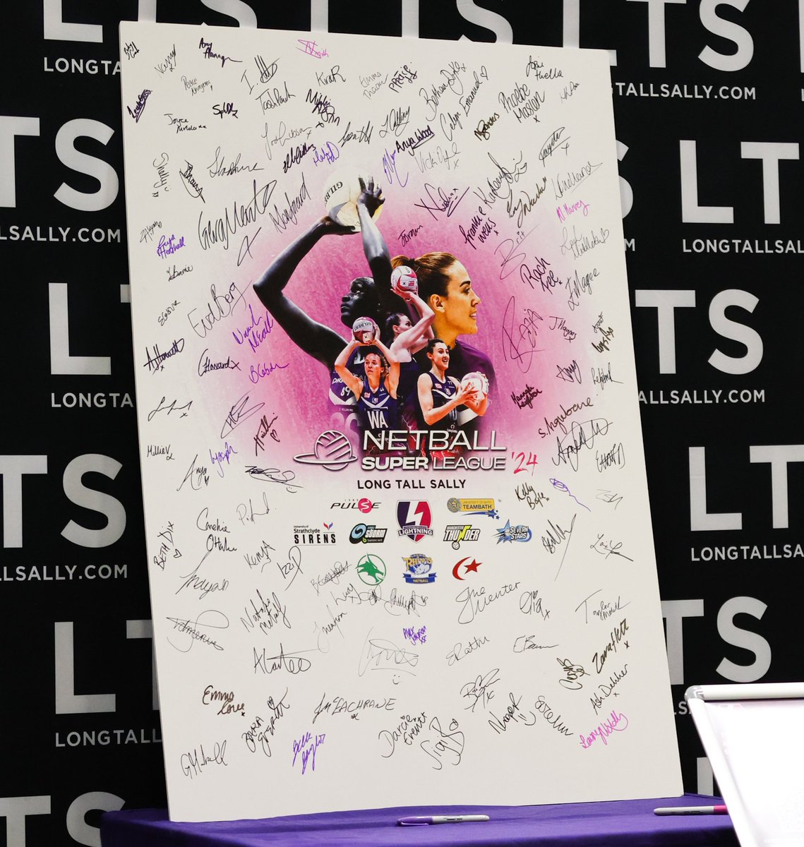 LboroLightning's tweet photo. 𝐑𝐚𝐟𝐟𝐥𝐞 𝐝𝐞𝐚𝐝𝐥𝐢𝐧𝐞 𝐞𝐱𝐭𝐞𝐧𝐝𝐞𝐝‼️

We are raising money for @sprtingwellness by raffling this one-of-a-kind poster signed by all 2024 @netballsl players 🤩

To be in for a chance of winning, head to the link below 👇 

🔗 https://t.co/BdZcjexdY0 https://t.co/hJsIJZHGW0