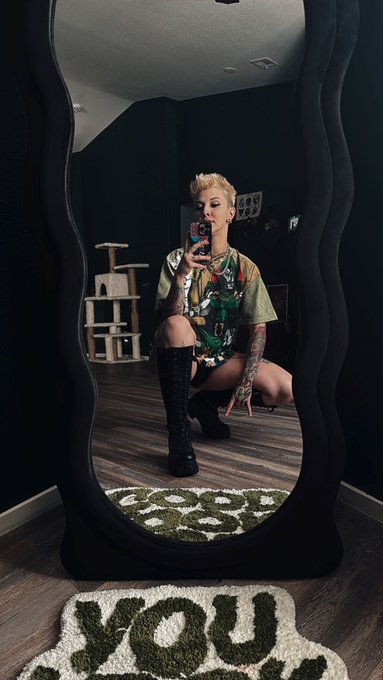 it&rsquo;s my birth month https://t.co/VzFVkcnJ83