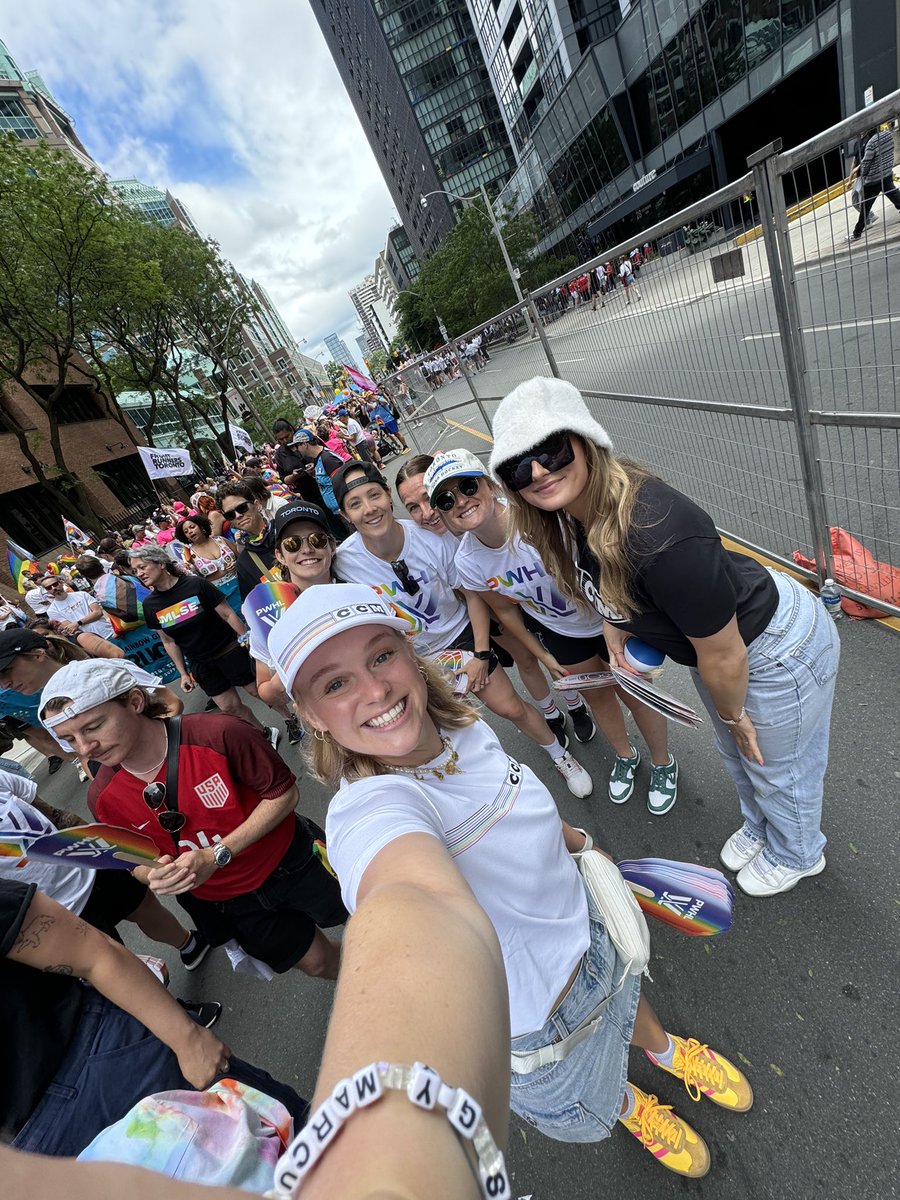 Carly Jackson tweet media