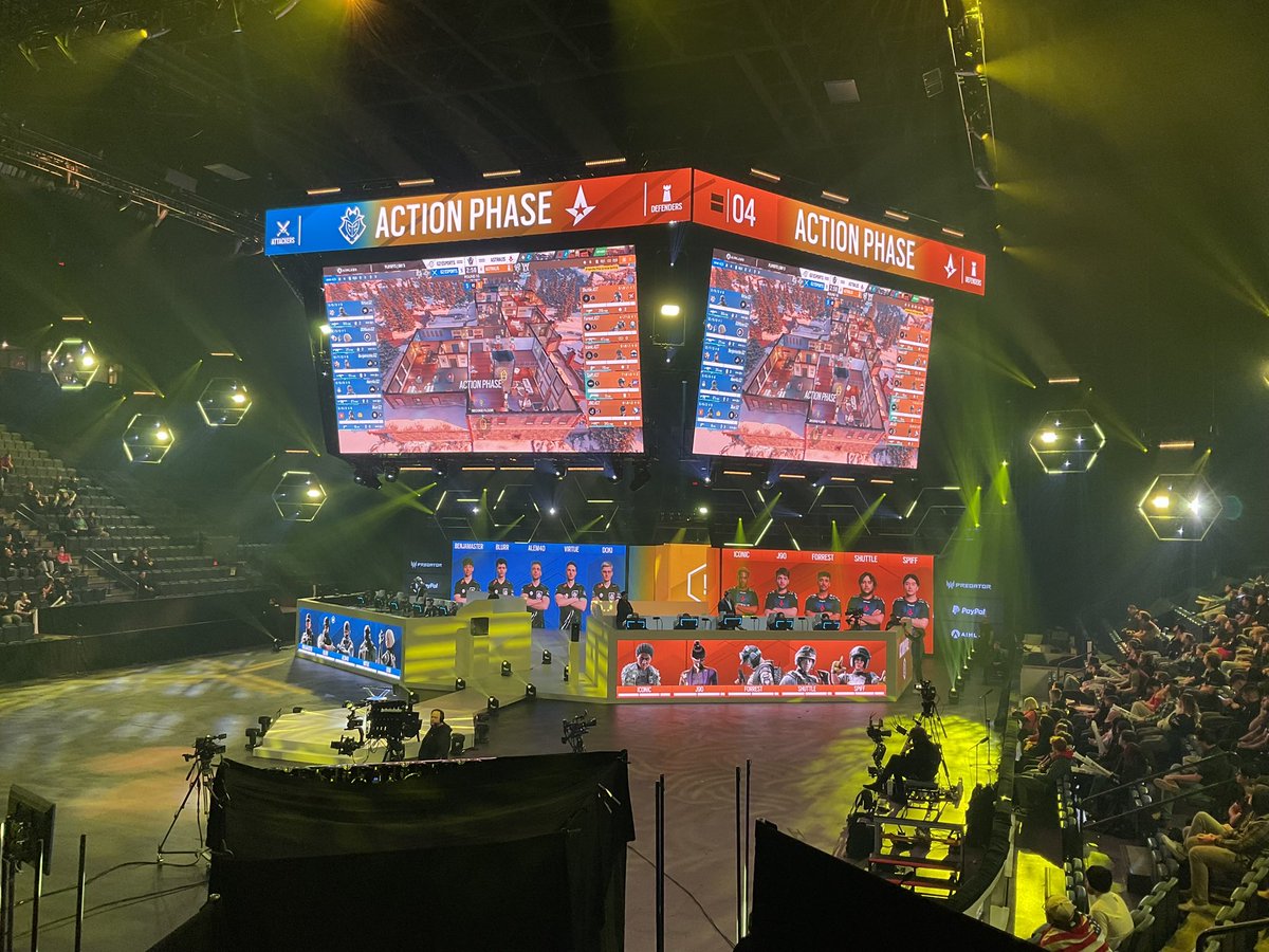 xKaosR6's tweet photo. What a beautiful stage this was 🥰 glad I get to experience more siege events in the next year with amazing friends
Here’s to many many more years of siege ❤️ #SixInvitational #SixMajor #RainbowSixSiege https://t.co/t3R8OJCeQQ