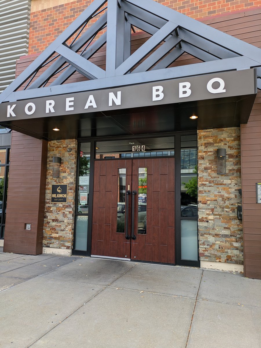 Grill &amp; Chill at Mr. Kimchi Korean BBQ! Enjoy unlimited premium meats and sides with their ALL YOU CAN EAT special! Perfect for meat lovers and foodies alike! 🥩🍗 #RandhurstMall #BBQHeaven #FoodieAdventures
chicago-restaurants-events.com/suburbs/mr-kim…