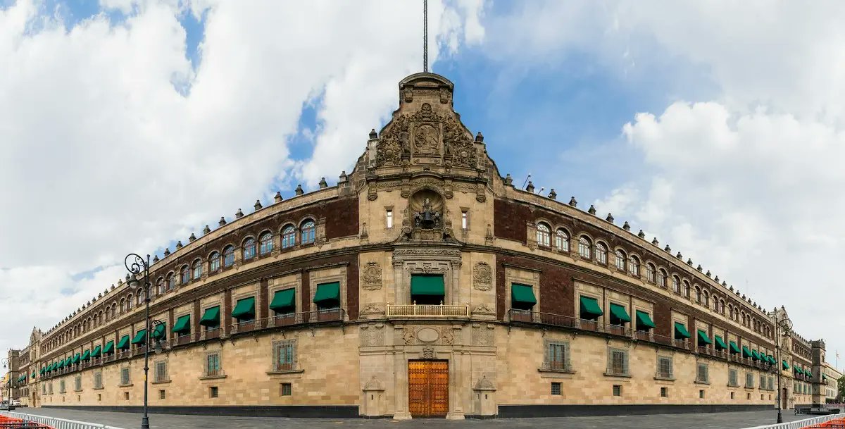 FortunayPoder's tweet image. #Destacadas l #Inversión productiva requiere de un Estado de Derecho robusto, insiste el #CEESP
Es fundamental fortalecer la autonomía que la Constitución confiere a órganos como el #INE y el #TEPJF, añadió
👉 fortunaypoder.com/economia/inver…