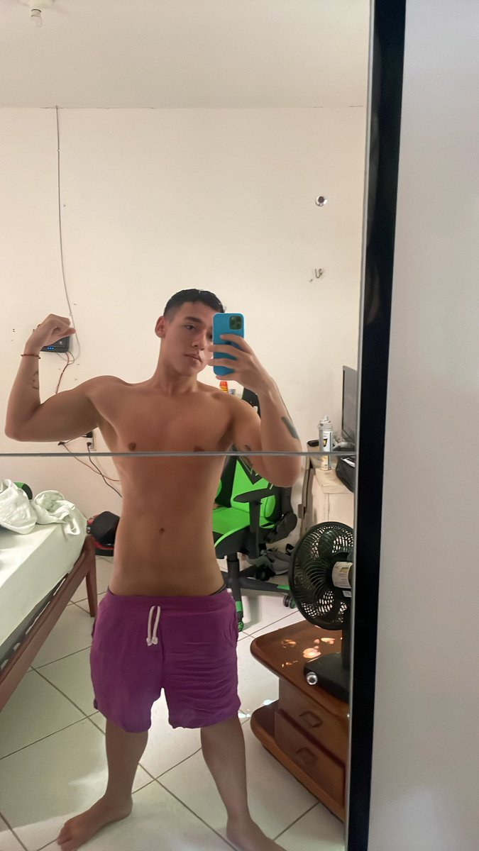 pedrojuansz's tweet photo. acordei na vontade hoje
front or back? https://t.co/eDqOezyClx