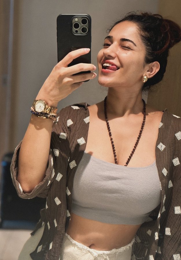 GRabcdMXEAAJYxW?format=jpg&name=900x900