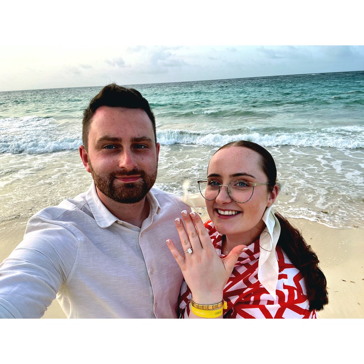 teachwithMissP_'s tweet photo. not been on here in ages (I got locked out; long story), but… teacher name change pending🤍💍 https://t.co/SAx2IfIsUl