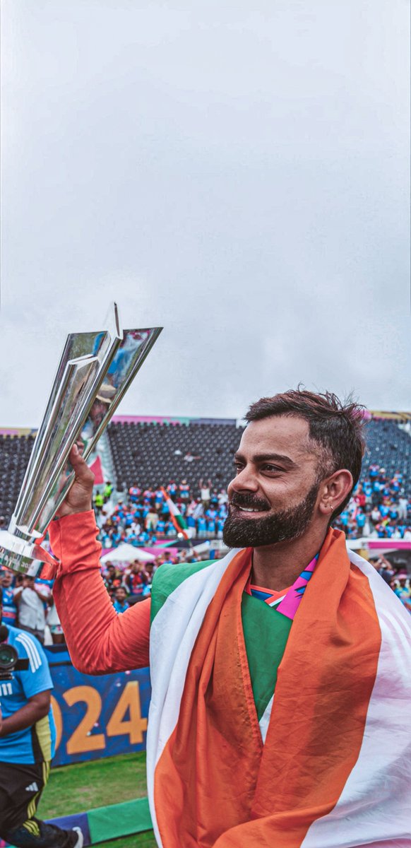 TendulkarSara_'s tweet photo. What an amazing career of both this legends @imVkohli @ImRo45 👌❤️ https://t.co/UM0ls2FWqw