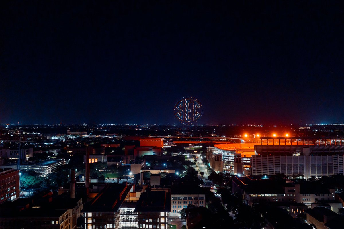 PatModaff84's tweet image. I remember sitting in @DrStrode’s @OhioUSportsAd leadership class when it was announced Texas would be joining the @SEC. Full circle moment as last night I got to be a part of the celebration marking our entrance into the conference. Excited for what is to come! #ItJustMeansMore