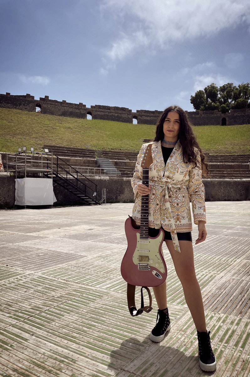 Maria Barbieri Guitarist tweet media