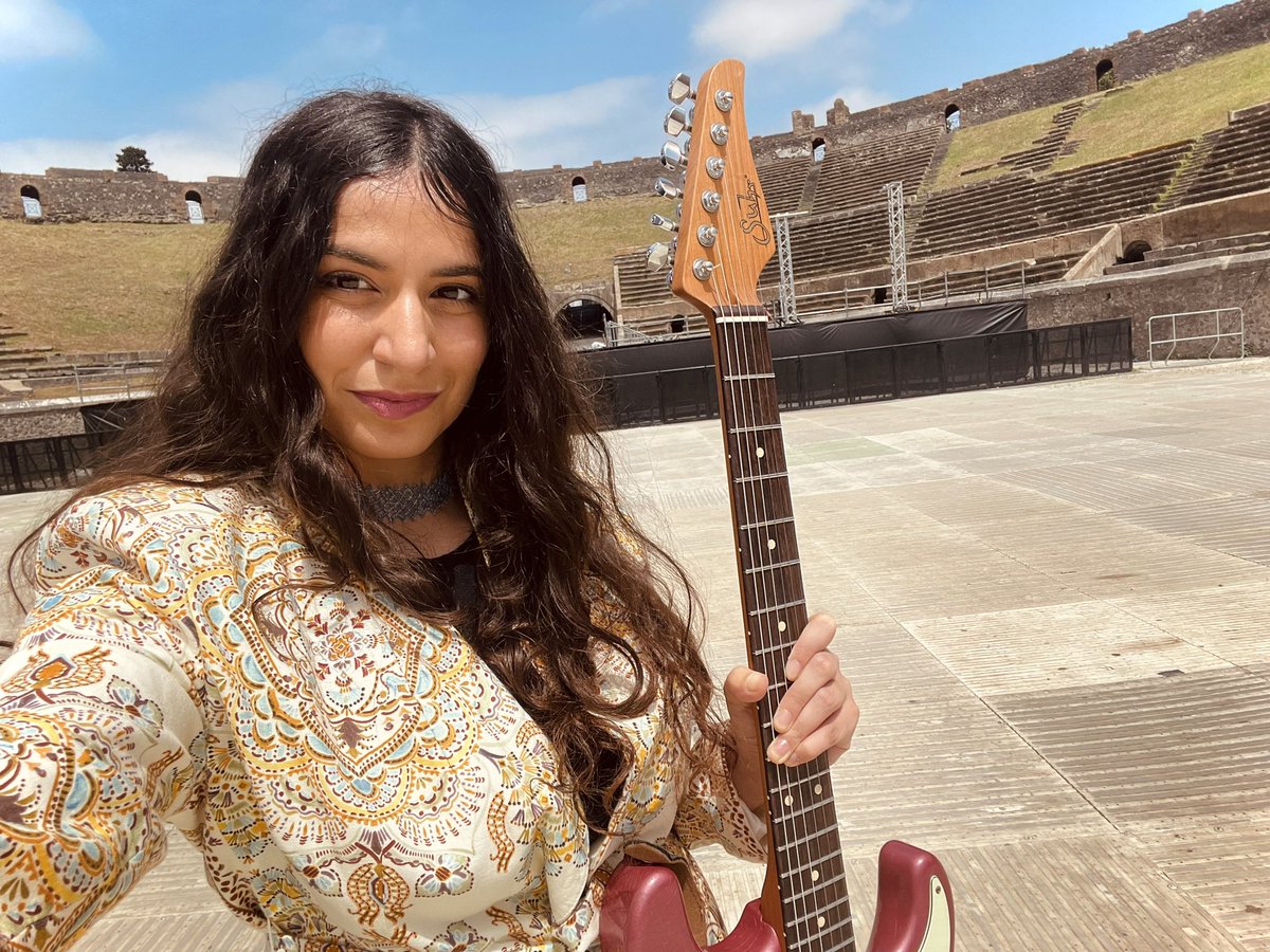 Maria Barbieri Guitarist tweet media