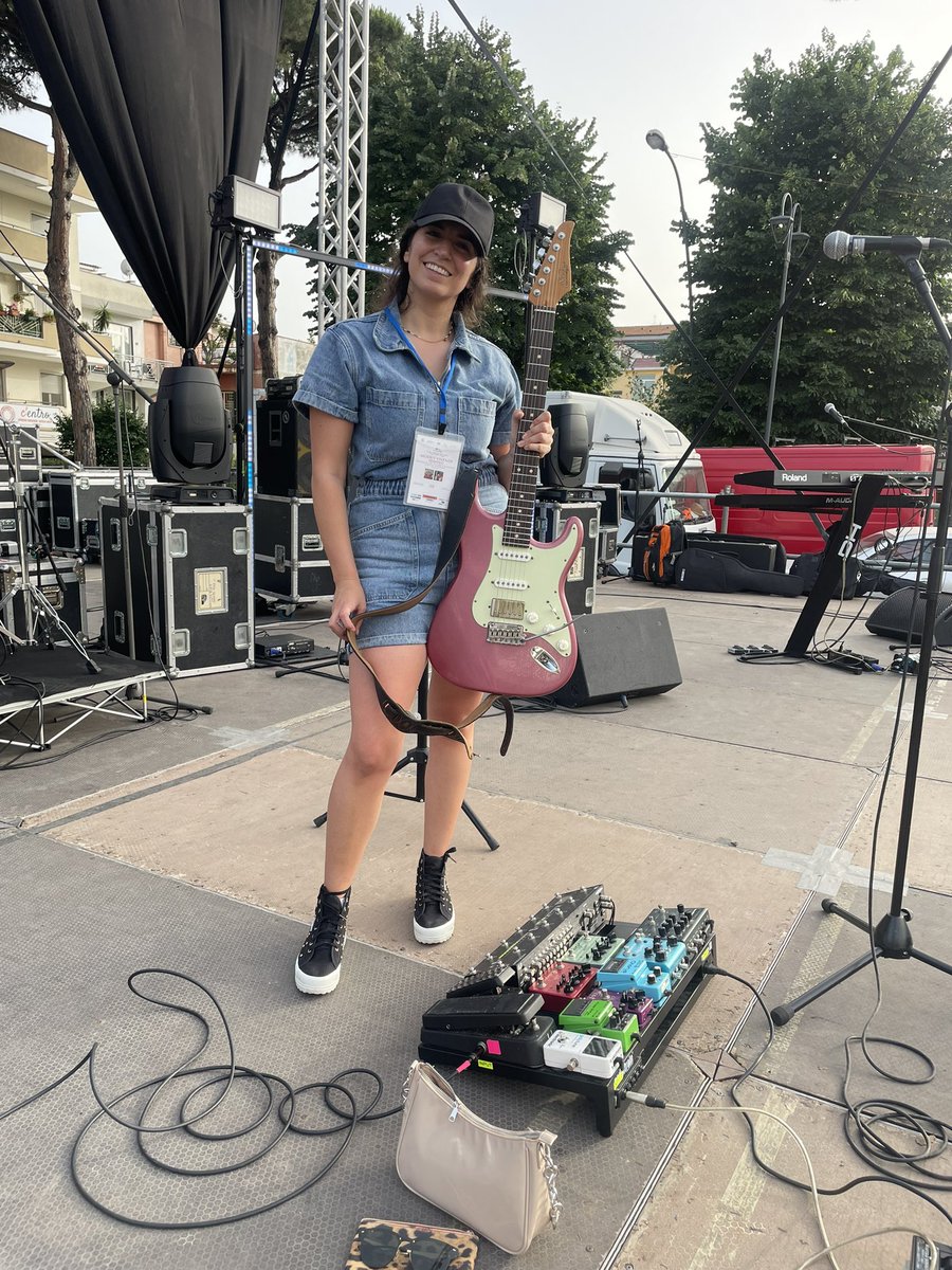 Maria Barbieri Guitarist tweet media