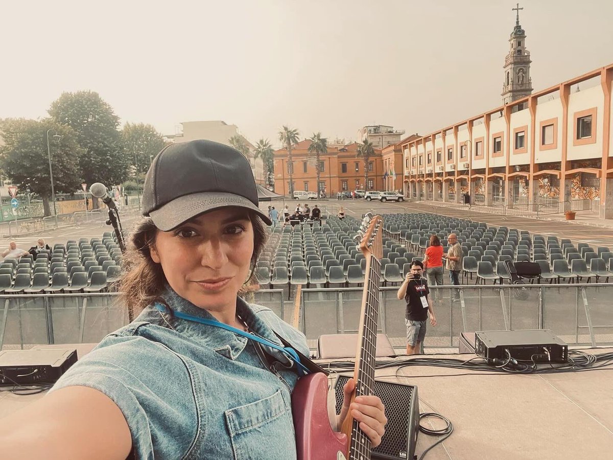 Maria Barbieri Guitarist tweet media