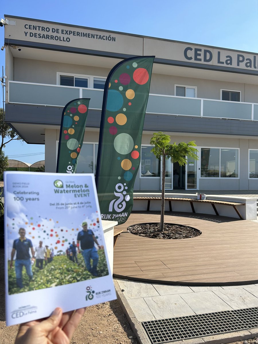 🎂🎉 Rijk Zwaan cumple hoy 100 años y lo celebramos con ellos en su #GlobalWaterMelonRZ 🍈🍉 en el CED La Palma. Acompáñanos en este HILO 🧵 

#RijkZwaan100years <a href="/rijkzwaanES/">Rijk Zwaan ES</a>