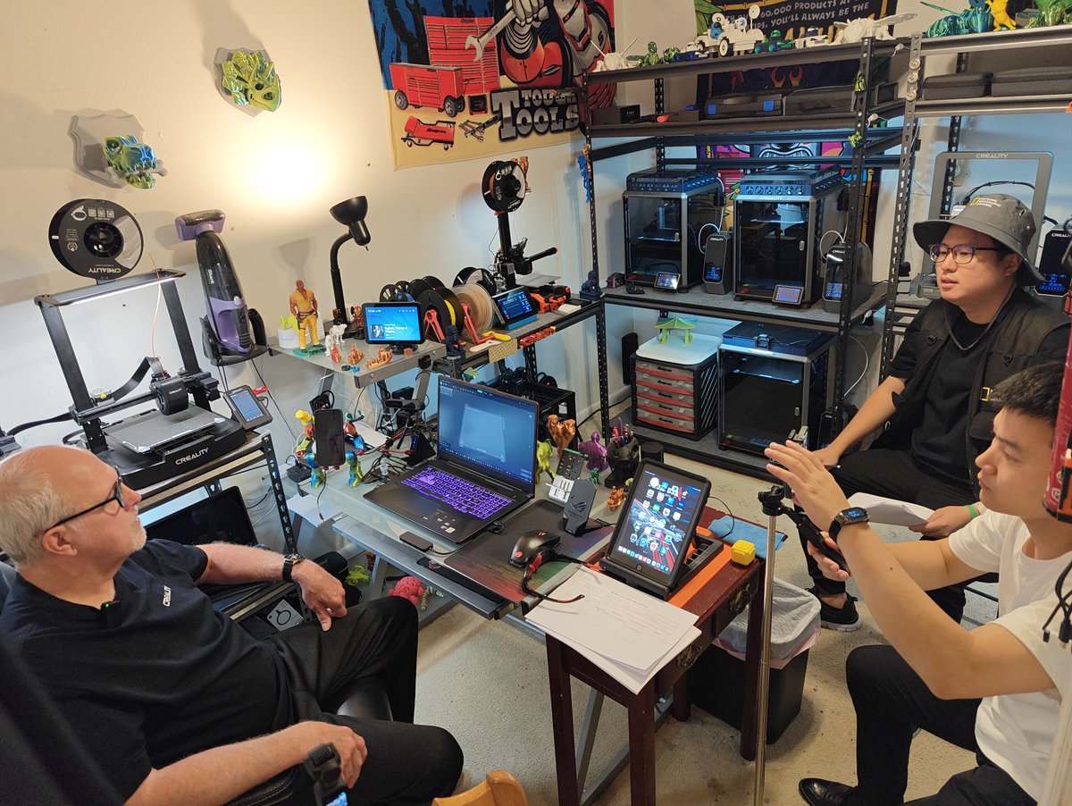 Creality3dP's tweet photo. After #CrealityShareFest2024 in LA, we visited Lee Durham,
🌟who has been with us for 8 years, serving as a moderator and panelist for 3 #Creality Official Groups, a community expert.

His story and studio are both amazing! You rock, Lee!

#CrealityCrew #3dprinting #tech #3dmaker https://t.co/jHLWdi961e