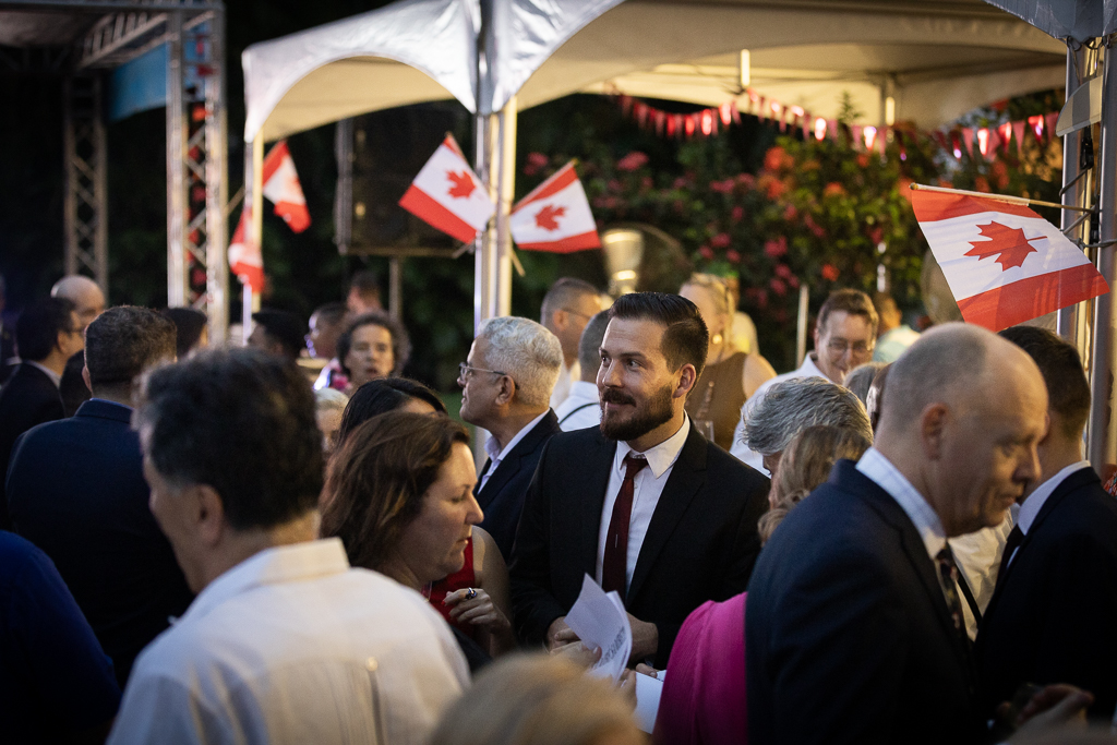 EmbCanCuba's tweet photo. El #DiaDeCanada celebramos y reflexionamos sobre 157 años de nuestra historia, valores y diversidad. 🇨🇦 🍁 🦫 https://t.co/Nq4PHFX666