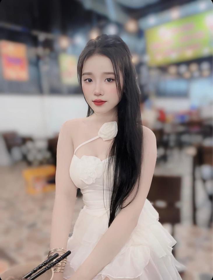Huyền Trân tweet media
