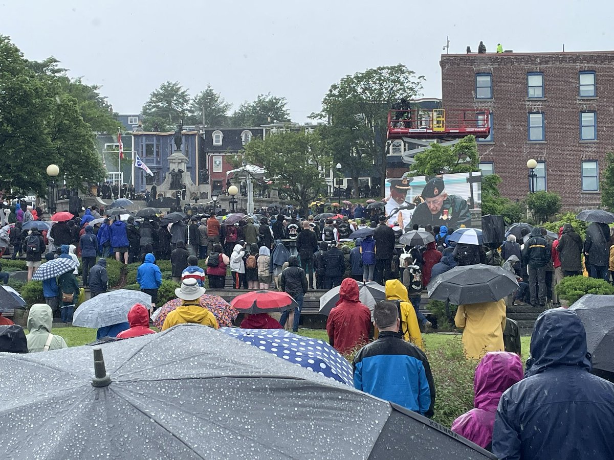donny__hockey's tweet image. “Where once they stood, we now stand.” #beaumonthamel #tomboftheunknownsoldier #GodGuardTheeNewfoundland