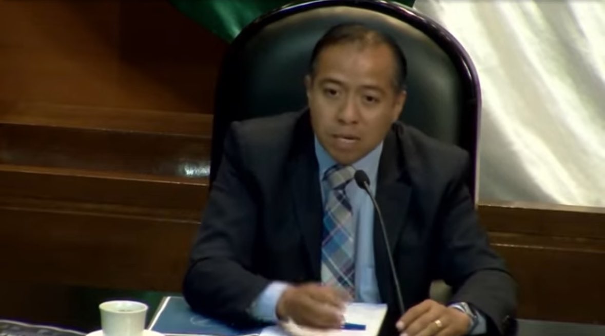 🗣️🗯️ Foro: Innovación en la Construcción de Paz y Seguridad desde lo Local

🔹 <a href="/EdmundoEsq/">Edmundo Esquivel</a>, Especialista en Seguridad

• El ciudadano uniformado (el policía) tiene que ser visto tmb como un ser humano cuya función es básica para la paz.
• Se deben transformar esquemas de