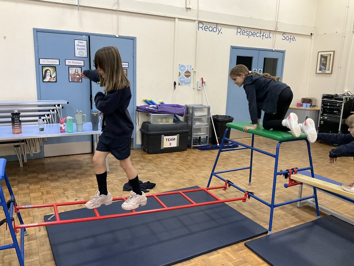 StBernardsep's tweet photo. Team 4 had a great time creating a course with the apparatus in our PE lesson today. We were so brave and helped each other by using encouraging words. #stbPE https://t.co/5QU2qna7IW