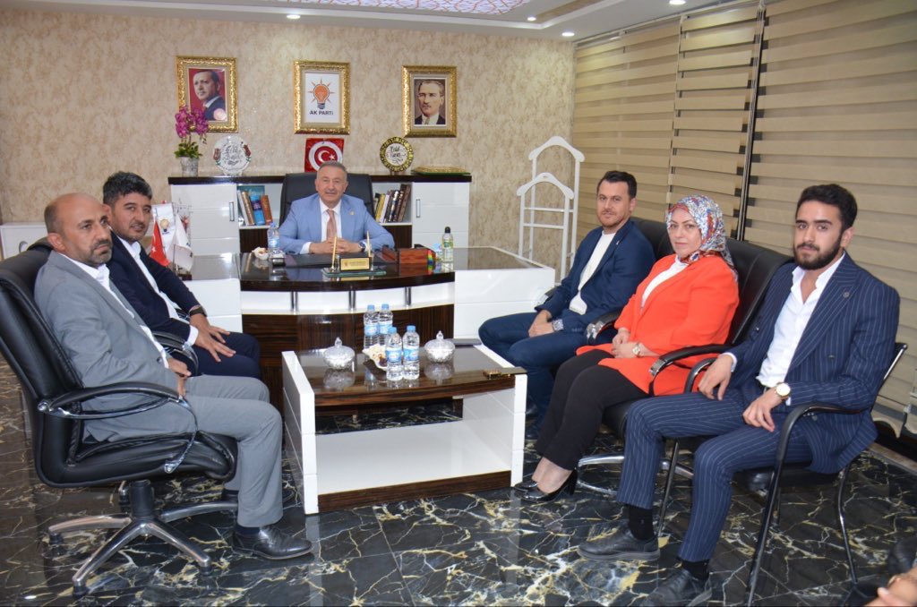 TusbaGenclik's tweet photo. İl Başkanımız @emreguray65 ve İl  Koordinatörümüz @haciozkan33,
İlçe Teşkilatımız ile biraraya gelerek istişare ve değerlendirme toplantısı gerçekleştirdiler.

@CalaganMuhammed @erdalbaran65 @umutbekleyen2 @TurkGunduz @AK_PartiVan https://t.co/JmTmgNquyi