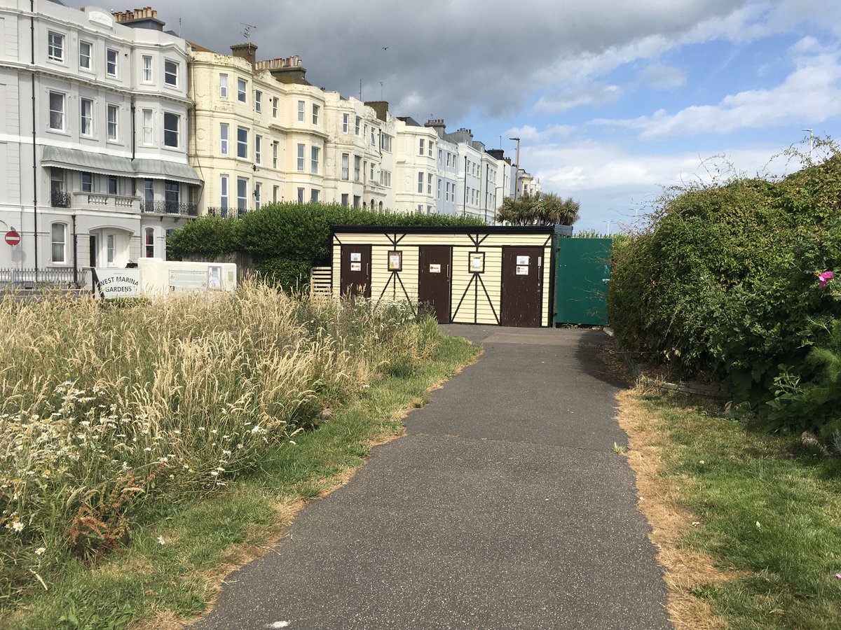 friendsofedith's tweet photo. New gate fixed and first order detail paintwork started. Don’t forget our next #DropByDropIn is this Thursday (12-2 at statue, 2-4 in the Marina Fountain). Come and have a chat about our work and all things #Edith - all welcome. https://t.co/aduJxqbRAw